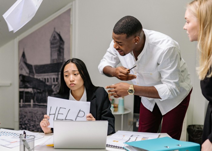 Signs of Workplace Anxiety and How to Handle It